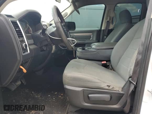 2018 Ram 1500 Big Horn z VIN 1C6RR7GG2JS319633, wystawiony jako Copart lot #68907305 z przebiegiem 118 405 mil mil oraz Szkoda całkowita • Salvage title. Historia ofert i sprzedaży dostępna na DreamBid. Obrazek 7.