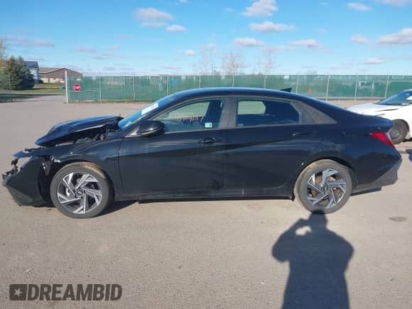 2025 Hyundai Elantra SEL Sport с VIN KMHLM4DG2SU917156, выставлен на аукционе IAAI как лот 43524187 с пробегом 7 748 миль миль и . История ставок и продаж доступна на DreamBid. Изображение 14.