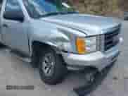 2011 GMC Sierra 1500 Work Truck z VIN 1GTN2TEA3BZ254142, wystawiony jako IAAI lot #42864084 z przebiegiem 138 305 mil mil oraz . Historia ofert i sprzedaży dostępna na DreamBid. Obrazek 6.