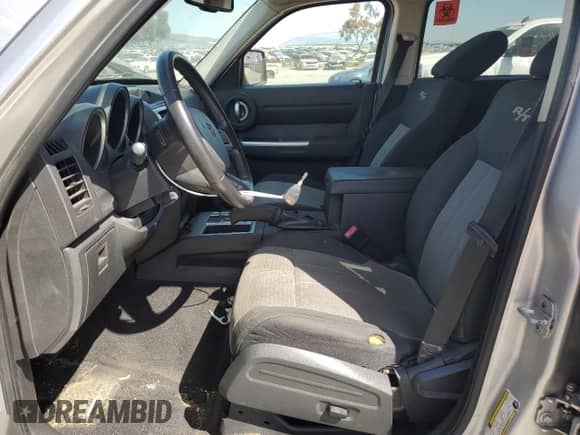 2007 Dodge Nitro R/T with VIN 1D8GT58667W619481, listed as a Copart auction lot 52416025 with 205,017 mi miles and Clean title. Bid and sale history available at DreamBid. Image 7.