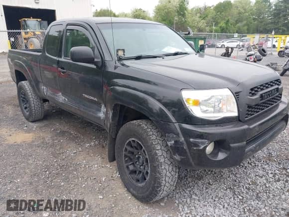 2011 Toyota Tacoma z VIN 5TFUU4EN0BX017666, wystawiony jako IAAI lot #42376747 z przebiegiem 162 955 mil mil oraz . Historia ofert i sprzedaży dostępna na DreamBid. Obrazek 6.