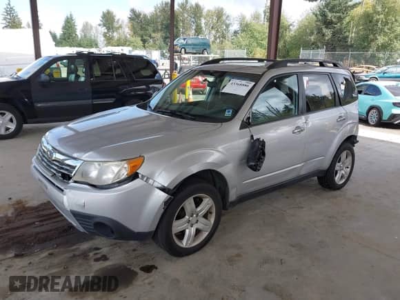 2009 Subaru Forester X with VIN JF2SH63619H783687, listed as a IAAI auction lot 43368886 with 139,346 mi miles and . Bid and sale history available at DreamBid. Image 2.