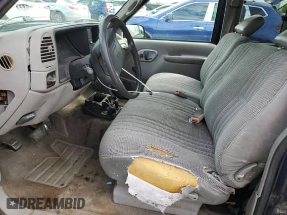 1996 GMC Sierra 1500 z VIN 1GTEC19M8TE549865, wystawiony jako Copart lot #81018355 z przebiegiem 139 943 mil mil oraz Szkoda całkowita • Salvage title. Historia ofert i sprzedaży dostępna na DreamBid. Obrazek 7.