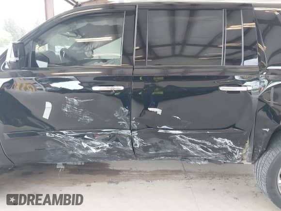 2020 Cadillac Escalade ESV Platinum with VIN 1GYS4KKJ1LR239730, listed as a IAAI auction lot 42249671 with 75,462 mi miles and . Bid and sale history available at DreamBid. Image 6.