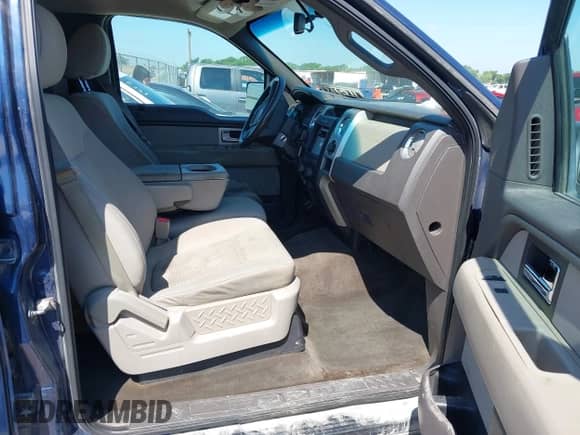 2010 Ford F-150 XL с VIN 1FTFW1EV7AFC16235, выставлен на аукционе IAAI как лот 42095558 с пробегом 285 440 миль миль и . История ставок и продаж доступна на DreamBid. Изображение 5.