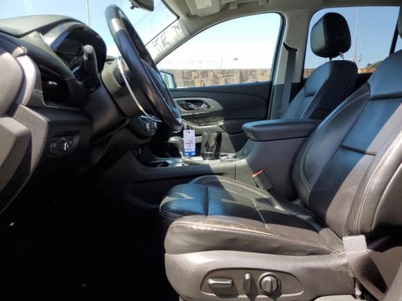 2018 Chevrolet Traverse LT с VIN 1GNERHKW4JJ195129, выставлен на аукционе Copart как лот 70316345 с пробегом 114 742 миль миль и Списание • Salvage title. История ставок и продаж доступна на DreamBid. Изображение 7.