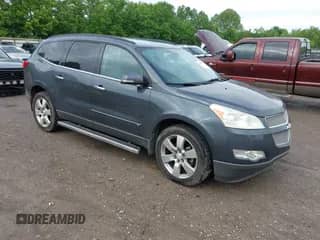 2009 Chevrolet Traverse LTZ z VIN 1GNER33DX9S124927, wystawiony jako IAAI lot #42192814 z przebiegiem 185 302 mil mil oraz . Historia ofert i sprzedaży dostępna na DreamBid. Obrazek 1.