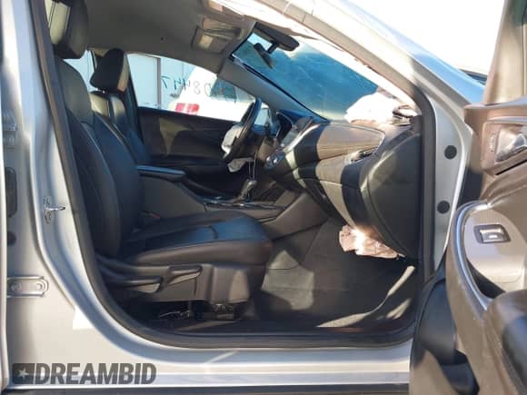 2019 Chevrolet Malibu LT z VIN 1G1ZD5ST9KF144705, wystawiony jako IAAI lot #43308447 z przebiegiem 91 726 mil mil oraz . Historia ofert i sprzedaży dostępna na DreamBid. Obrazek 5.