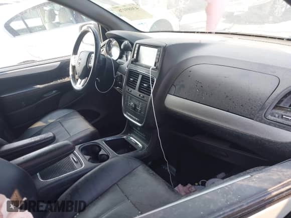 2014 Dodge Grand Caravan R/T with VIN 2C4RDGEG8ER138148, listed as a IAAI auction lot 43089176 with 182,710 mi miles and . Bid and sale history available at DreamBid. Image 5.
