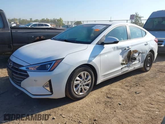 2019 Hyundai Elantra SE z VIN 5NPD74LF5KH425823, wystawiony jako IAAI lot #43138721 z przebiegiem 31 577 mil mil oraz . Historia ofert i sprzedaży dostępna na DreamBid. Obrazek 17.