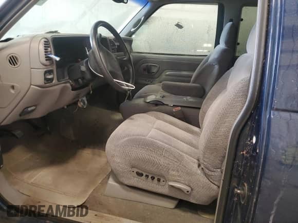 1998 Chevrolet Silverado 2500 z VIN 1GCGK29J0WE244355, wystawiony jako Copart lot #41697165 z przebiegiem 139 882 mil mil oraz Czysty tytuł • Clean title. Historia ofert i sprzedaży dostępna na DreamBid. Obrazek 7.