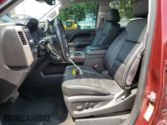 2016 GMC Sierra 1500 Denali z VIN 3GTU2PEJ8GG293383, wystawiony jako Copart lot #60962455 z przebiegiem 235 190 mil mil oraz Szkoda całkowita • Salvage title. Historia ofert i sprzedaży dostępna na DreamBid. Obrazek 7.