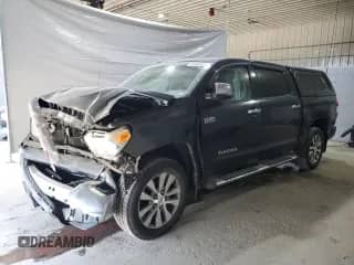 2015 Toyota Tundra Limited z VIN 5TFHW5F12FX458718, wystawiony jako Copart lot #62446285 z przebiegiem 89 606 mil mil oraz Szkoda całkowita • Salvage title. Historia ofert i sprzedaży dostępna na DreamBid. Obrazek 1.