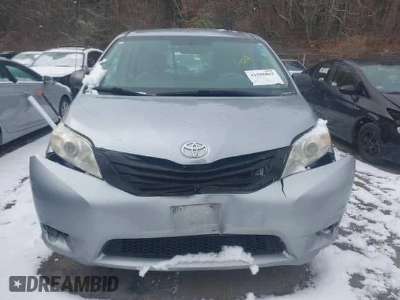 2012 Toyota Sienna с VIN 5TDKA3DC3CS009854, выставлен на аукционе IAAI как лот 41288863 с пробегом 148 729 миль миль и . История ставок и продаж доступна на DreamBid. Изображение 12.