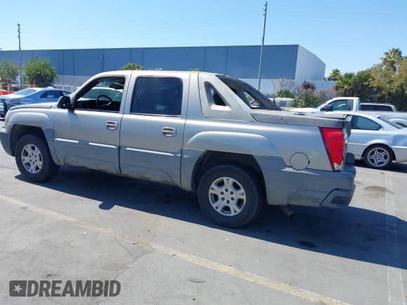2002 Chevrolet Avalanche с VIN 3GNEC13T62G100425, выставлен на аукционе IAAI как лот 43111202 с пробегом 320 074 миль миль и . История ставок и продаж доступна на DreamBid. Изображение 3.