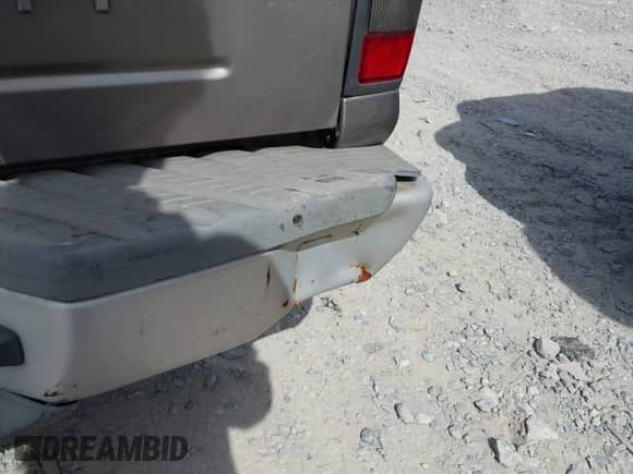 2003 Nissan Frontier XE z VIN 1N6DD26T33C401755, wystawiony jako IAAI lot #41759370 z przebiegiem 397 585 mil mil oraz . Historia ofert i sprzedaży dostępna na DreamBid. Obrazek 13.