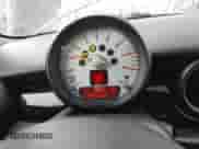 2013 MINI Hardtop с VIN WMWSU3C59DT548635, выставлен на аукционе IAAI как лот 42176999 с пробегом 111 357 миль миль и . История ставок и продаж доступна на DreamBid. Изображение 7.