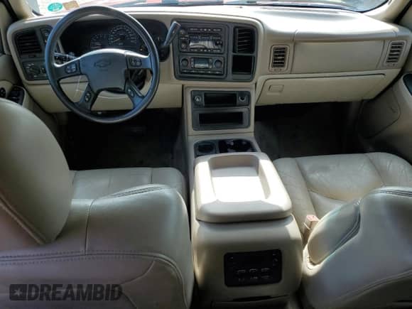 2003 Chevrolet Suburban LT z VIN 1GNFK16Z03J136568, wystawiony jako Copart lot #58580575 z przebiegiem 199 188 mil mil oraz Czysty tytuł • Clean title. Historia ofert i sprzedaży dostępna na DreamBid. Obrazek 8.