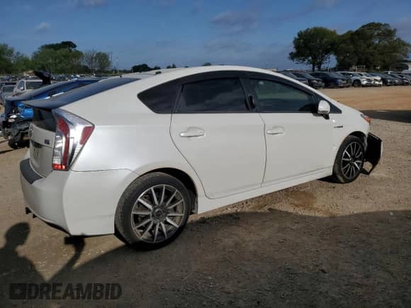 2015 Toyota Prius Four z VIN JTDKN3DU1F0409173, wystawiony jako Copart lot #51562655 z przebiegiem 323 956 mil mil oraz Szkoda całkowita • Salvage title. Historia ofert i sprzedaży dostępna na DreamBid. Obrazek 3.