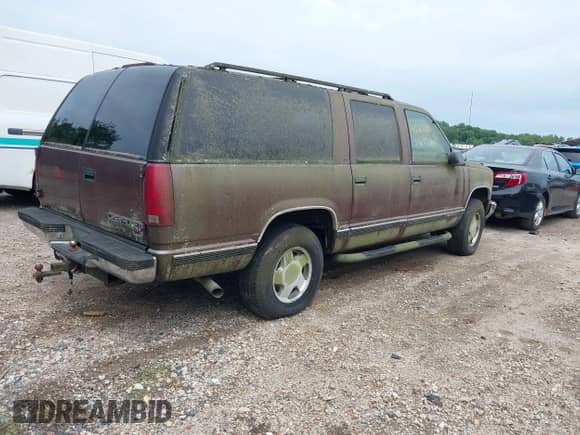 1996 Chevrolet Suburban с VIN 1GNFK16R8TJ397396, выставлен на аукционе IAAI как лот 42367280 с пробегом 287 980 миль миль и . История ставок и продаж доступна на DreamBid. Изображение 4.