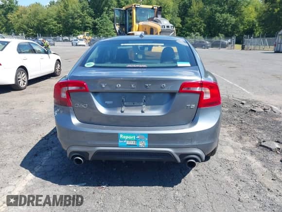 2017 Volvo S60 Dynamic с VIN YV126MFLXH2428457, выставлен на аукционе IAAI как лот 43109708 с пробегом 130 474 миль миль и . История ставок и продаж доступна на DreamBid. Изображение 16.