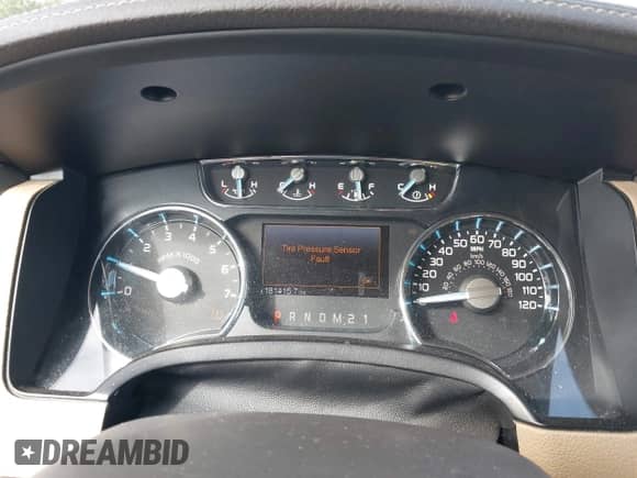 2011 Ford F-150 XLT z VIN 1FTFW1ETXBFC64103, wystawiony jako IAAI lot #42912802 z przebiegiem 181 415 mil mil oraz . Historia ofert i sprzedaży dostępna na DreamBid. Obrazek 7.