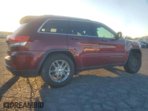 2017 Jeep Grand Cherokee Laredo with VIN 1C4RJEAG8HC784967, listed as a Copart auction lot 84422065 with 89,364 mi miles and Clean title. Bid and sale history available at DreamBid. Image 3.