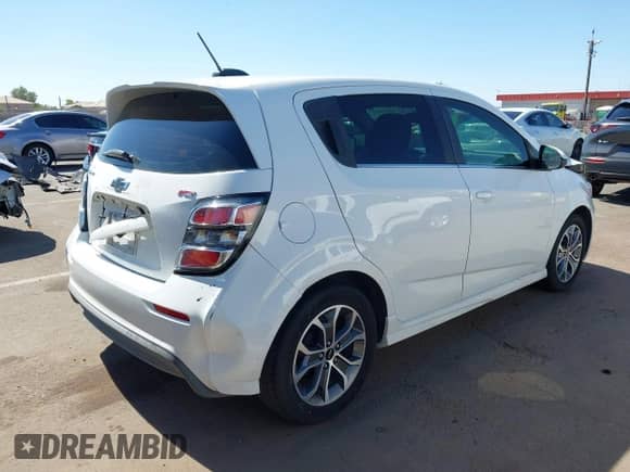 2019 Chevrolet Sonic LT с VIN 1G1JD6SB5K4132461, выставлен на аукционе IAAI как лот 42825641 с пробегом 131 146 миль миль и . История ставок и продаж доступна на DreamBid. Изображение 4.