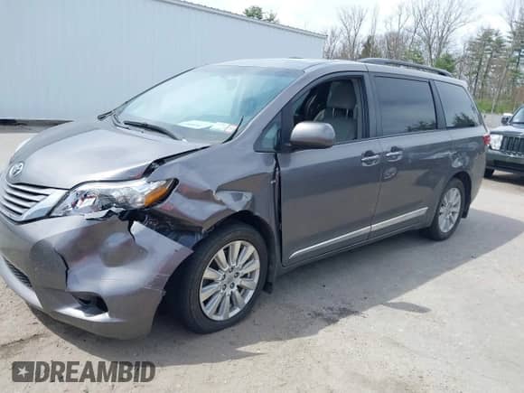2017 Toyota Sienna XLE z VIN 5TDDZ3DC4HS186390, wystawiony jako IAAI lot #39200075 z przebiegiem 68 156 mil mil oraz . Historia ofert i sprzedaży dostępna na DreamBid. Obrazek 2.