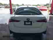 2023 BMW i4 eDrive35 с VIN WBY43AW04PFP93394, выставлен на аукционе IAAI как лот 42742954 с пробегом 30 266 миль миль и . История ставок и продаж доступна на DreamBid. Изображение 17.