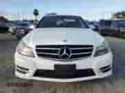 2014 Mercedes-Benz C 250 Sport z VIN WDDGF4HB2EA932024, wystawiony jako Copart lot #82666345 z przebiegiem 158 620 mil mil oraz Czysty tytuł • Clean title. Historia ofert i sprzedaży dostępna na DreamBid. Obrazek 5.