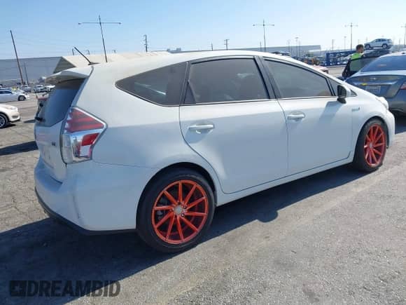 2015 Toyota Prius Two z VIN JTDZN3EU8FJ032378, wystawiony jako IAAI lot #42832289 z przebiegiem Nie podano mil oraz . Historia ofert i sprzedaży dostępna na DreamBid. Obrazek 4.