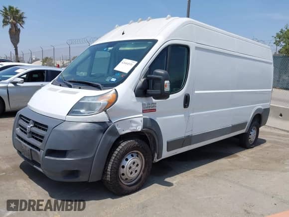 2017 Ram ProMaster Cargo z VIN 3C6TRVDG7HE529012, wystawiony jako IAAI lot #42444531 z przebiegiem 156 360 mil mil oraz . Historia ofert i sprzedaży dostępna na DreamBid. Obrazek 17.
