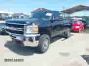 2007 Chevrolet Silverado 2500HD 1LT z VIN 1GCHK24K07E514058, wystawiony jako IAAI lot #42827038 z przebiegiem 82 424 mil mil oraz . Historia ofert i sprzedaży dostępna na DreamBid. Obrazek 2.