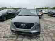 2023 Hyundai Venue SE z VIN KMHRB8A38PU217108, wystawiony jako Copart lot #64990794 z przebiegiem 5 134 mil mil oraz Szkoda całkowita • Salvage title. Historia ofert i sprzedaży dostępna na DreamBid. Obrazek 11.