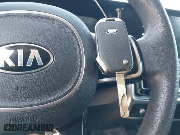 2021 Kia Sorento LX with VIN 5XYRG4LC1MG035954, listed as a IAAI auction lot 42776814 with 103,090 mi miles and . Bid and sale history available at DreamBid. Image 11.