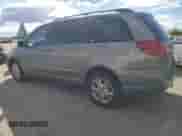 2005 Toyota Sienna XLE z VIN 5TDBA22C85S031753, wystawiony jako Copart lot #82486735 z przebiegiem 212 944 mil mil oraz Czysty tytuł • Clean title. Historia ofert i sprzedaży dostępna na DreamBid. Obrazek 2.