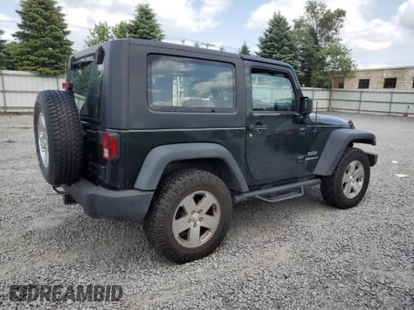 2010 Jeep Wrangler Islander z VIN 1J4AA2D16AL171507, wystawiony jako Copart lot #61957905 z przebiegiem 132 462 mil mil oraz Czysty tytuł • Clean title. Historia ofert i sprzedaży dostępna na DreamBid. Obrazek 3.