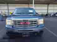 2009 GMC Sierra 1500 z VIN 2GTEK23M991126580, wystawiony jako IAAI lot #43412742 z przebiegiem 254 344 mil mil oraz . Historia ofert i sprzedaży dostępna na DreamBid. Obrazek 12.