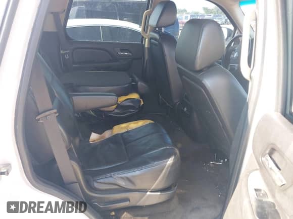 2008 Chevrolet Tahoe 1LT z VIN 1GNFC13088R105113, wystawiony jako IAAI lot #42879361 z przebiegiem 299 770 mil mil oraz . Historia ofert i sprzedaży dostępna na DreamBid. Obrazek 8.