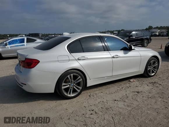 2018 BMW 3 Series 330i z VIN WBA8B9G53JNU97498, wystawiony jako Copart lot #86698525 z przebiegiem 84 952 mil mil oraz Szkoda całkowita • Salvage title. Historia ofert i sprzedaży dostępna na DreamBid. Obrazek 3.