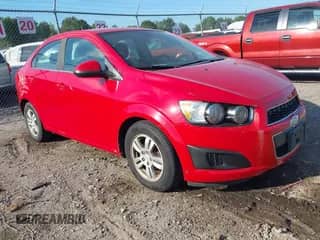 2012 Chevrolet Sonic LT с VIN 1G1JC5SH0C4108197, выставлен на аукционе IAAI как лот 43142414 с пробегом 94 940 миль миль и . История ставок и продаж доступна на DreamBid. Изображение 1.