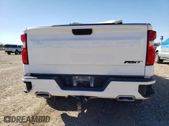 2022 Chevrolet Silverado 1500 RST z VIN 1GCUDEET1NZ599080, wystawiony jako Copart lot #48054855 z przebiegiem Nie podano mil oraz Szkoda całkowita • Salvage title. Historia ofert i sprzedaży dostępna na DreamBid. Obrazek 6.