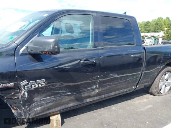 2019 Ram 1500 Big Horn с VIN 1C6RR7TT3KS530991, выставлен на аукционе IAAI как лот 43015054 с пробегом 154 804 миль миль и . История ставок и продаж доступна на DreamBid. Изображение 18.