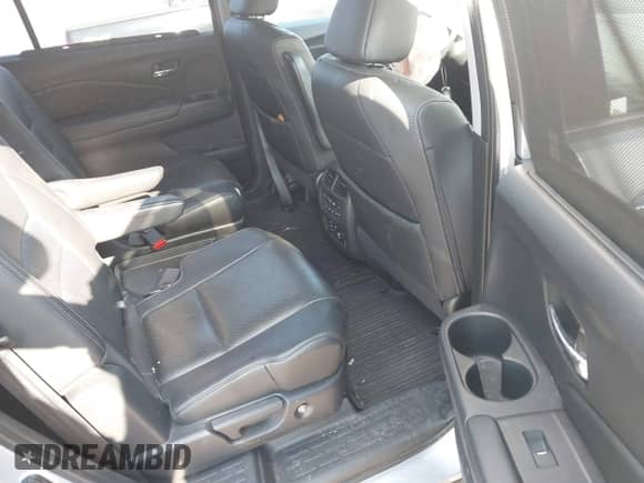 2017 Honda Pilot Elite with VIN 5FNYF6H09HB064057, listed as a IAAI auction lot 42933904 with 51,184 mi miles and . Bid and sale history available at DreamBid. Image 8.