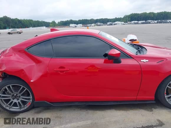 2016 Scion FR-S z VIN JF1ZNAA11G8701427, wystawiony jako IAAI lot #42621999 z przebiegiem 73 383 mil mil oraz . Historia ofert i sprzedaży dostępna na DreamBid. Obrazek 14.