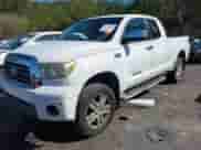 2008 Toyota Tundra Limited с VIN 5TFBV58108X057077, выставлен на аукционе IAAI как лот 41768968 с пробегом 328 249 миль миль и . История ставок и продаж доступна на DreamBid. Изображение 17.