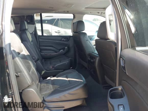 2019 Chevrolet Suburban LT z VIN 1GNSCHKC6KR364869, wystawiony jako IAAI lot #43414630 z przebiegiem 224 035 mil mil oraz . Historia ofert i sprzedaży dostępna na DreamBid. Obrazek 8.