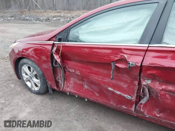 2013 Hyundai Sonata Limited с VIN 5NPEC4AC8DH566221, выставлен на аукционе IAAI как лот 41863041 с пробегом 101 504 миль миль и . История ставок и продаж доступна на DreamBid. Изображение 6.