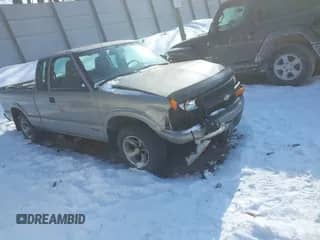 1998 Chevrolet S-10 LS с VIN 1GCCS1948W8206888, выставлен на аукционе IAAI как лот 41356811 с пробегом 98 642 миль миль и . История ставок и продаж доступна на DreamBid. Изображение 1.